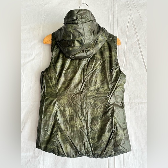 Reversible Gerry Puffer Vest - Picture 4 of 13
